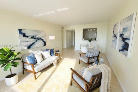 Condominio en venta en Miami, Florida, 2 dormitorios, 109.16 m2 № 2244717 - foto 3