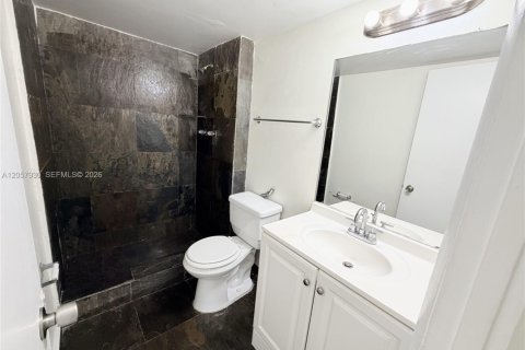 Condominio en venta en Miami, Florida, 2 dormitorios, 109.16 m2 № 2244717 - foto 17