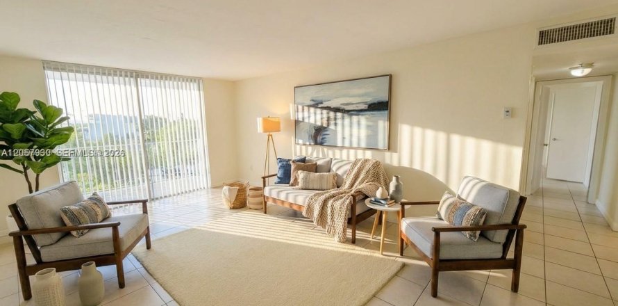 Condominio en Miami, Florida, 2 dormitorios № 2244717