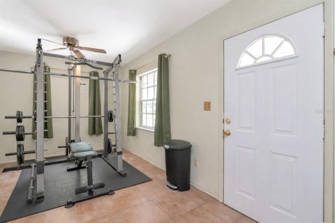 House in Tampa, Florida 4 bedrooms, 182.37 sq.m. № 2151771 - photo 9