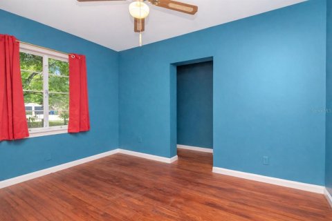 House in Tampa, Florida 4 bedrooms, 182.37 sq.m. № 2151771 - photo 8