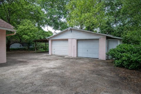 House in Tampa, Florida 4 bedrooms, 182.37 sq.m. № 2151771 - photo 15