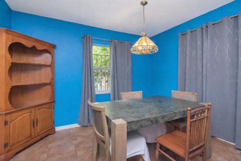 House in Tampa, Florida 4 bedrooms, 182.37 sq.m. № 2151771 - photo 24