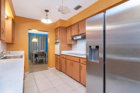 House in Tampa, Florida 4 bedrooms, 182.37 sq.m. № 2151771 - photo 12