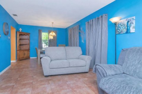 House in Tampa, Florida 4 bedrooms, 182.37 sq.m. № 2151771 - photo 20