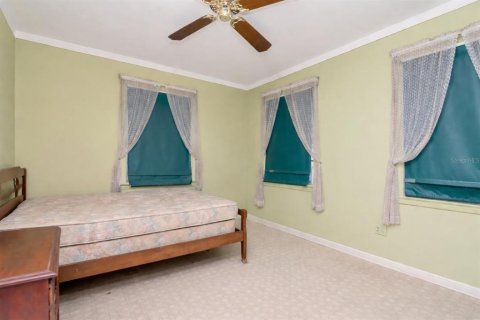 House in Tampa, Florida 4 bedrooms, 182.37 sq.m. № 2151771 - photo 7