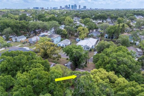 House in Tampa, Florida 4 bedrooms, 182.37 sq.m. № 2151771 - photo 3