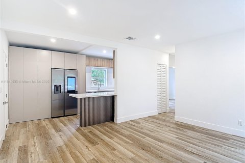 Casa en venta en North Miami, Florida, 3 dormitorios № 1770486 - foto 13