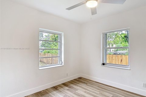 Casa en venta en North Miami, Florida, 3 dormitorios № 1770486 - foto 18