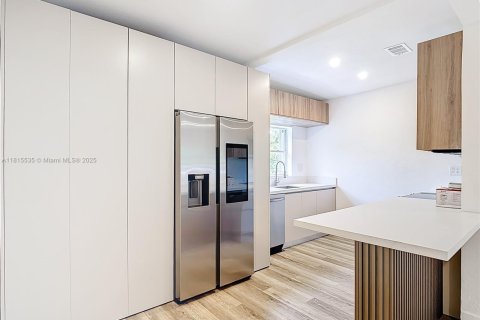 Casa en venta en North Miami, Florida, 3 dormitorios № 1770486 - foto 7
