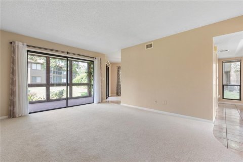 Condo in Palm Coast, Florida, 2 bedrooms  № 2204171 - photo 11