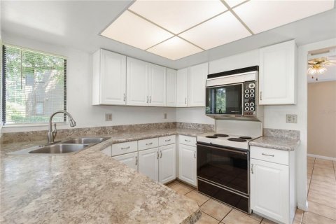 Condo in Palm Coast, Florida, 2 bedrooms  № 2204171 - photo 17