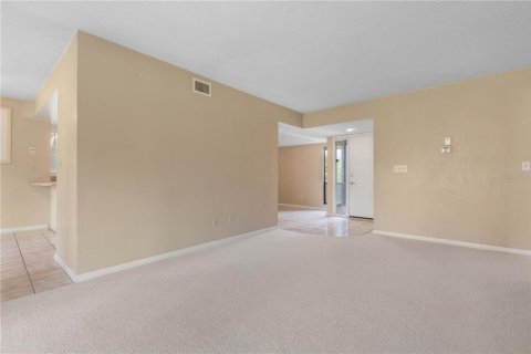 Condo in Palm Coast, Florida, 2 bedrooms  № 2204171 - photo 12
