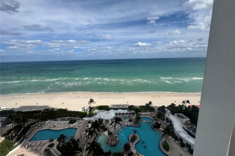 Copropriété à vendre à Sunny Isles Beach, Floride: 61.69 m2 № 1976597 - photo 2