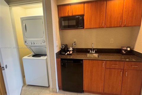 Copropriété à vendre à Sunny Isles Beach, Floride: 61.69 m2 № 1976597 - photo 16