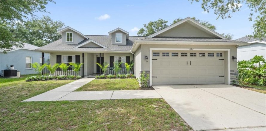 House in Parrish, Florida 4 bedrooms, 148.46 sq.m. № 2092642