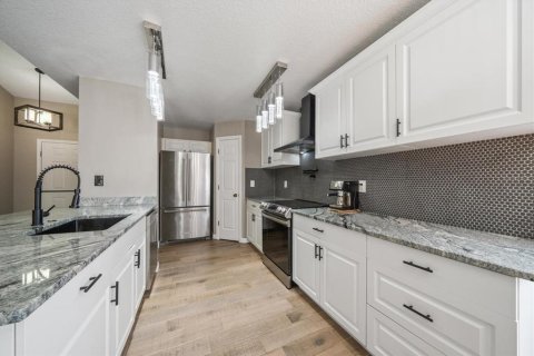 House in Parrish, Florida 4 bedrooms, 148.46 sq.m. № 2092642 - photo 8