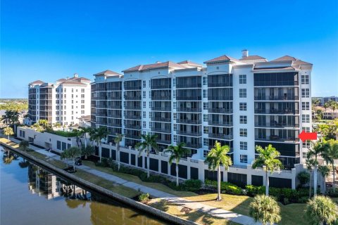 Copropriété à vendre à Punta Gorda, Floride: 3 chambres, 218.41 m2 № 2413587 - photo 3