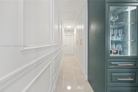 Villa ou maison à vendre à Hollywood, Floride: 3 chambres, 141.77 m2 № 1998879 - photo 14