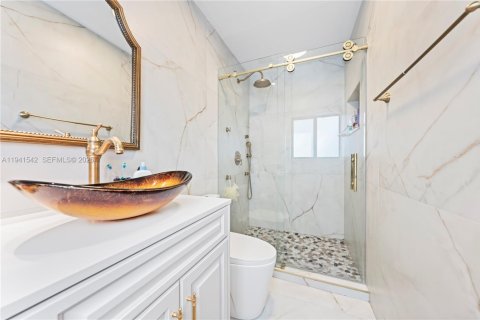 Villa ou maison à vendre à Hollywood, Floride: 3 chambres, 141.77 m2 № 1998879 - photo 18