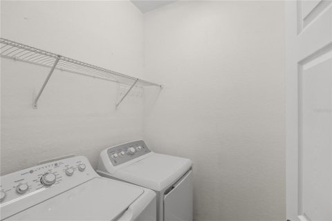 House in Venice, Florida 3 bedrooms, 131.92 sq.m. № 2259000 - photo 19
