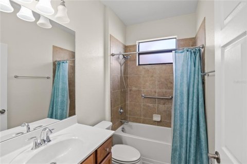 House in Venice, Florida 3 bedrooms, 131.92 sq.m. № 2259000 - photo 17