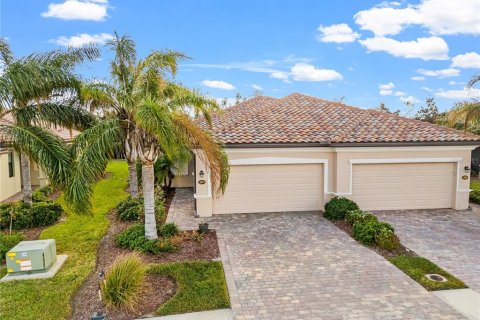 House in Venice, Florida 3 bedrooms, 131.92 sq.m. № 2259000 - photo 2