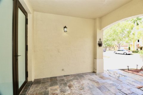 Villa ou maison à louer à Weston, Floride: 4 chambres, 236.9 m2 № 1154210 - photo 1