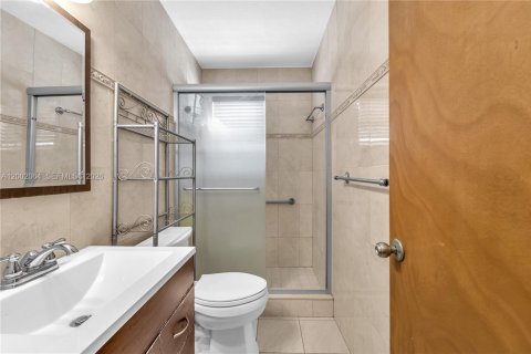 House in Miami, Florida 4 bedrooms, 207.73 sq.m. № 2066358 - photo 15