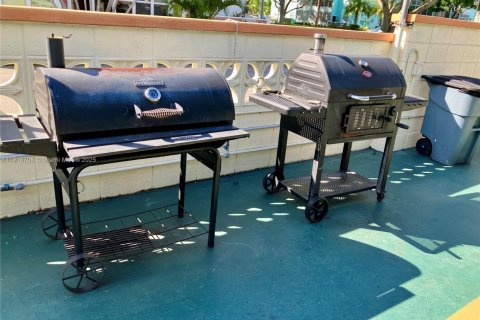 Condominio en venta en Lauderdale Lakes, Florida, 1 dormitorio, 72.74 m2 № 2016709 - foto 19