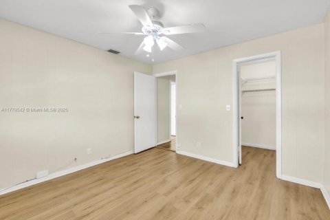 Condo in Plantation, Florida, 2 bedrooms  № 1709303 - photo 25