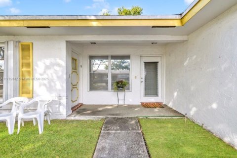 Condo in Plantation, Florida, 2 bedrooms  № 1709303 - photo 4