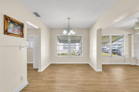 Condo in Plantation, Florida, 2 bedrooms  № 1709303 - photo 11