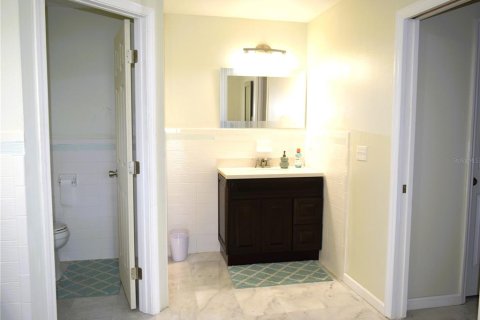 House in Ocala, Florida 3 bedrooms, 221.01 sq.m. № 2102030 - photo 16
