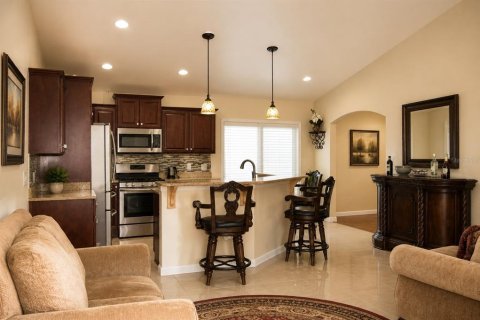 House in Ocala, Florida 3 bedrooms, 221.01 sq.m. № 2102030 - photo 5