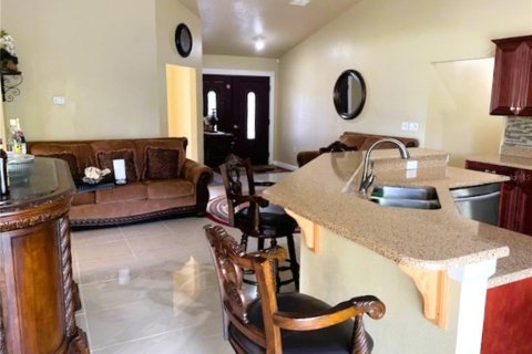 House in Ocala, Florida 3 bedrooms, 221.01 sq.m. № 2102030 - photo 6