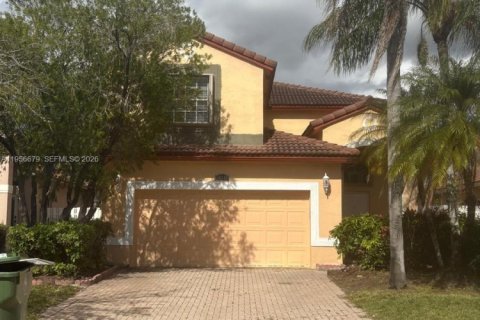 Casa en venta en Pembroke Pines, Florida, 3 dormitorios, 185.25 m2 № 2010584 - foto 3