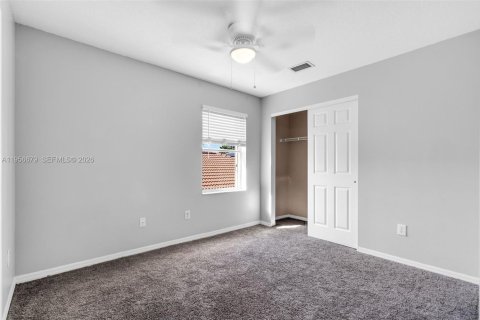 House in Pembroke Pines, Florida 3 bedrooms, 185.25 sq.m. № 2010584 - photo 15