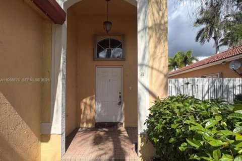 Casa en venta en Pembroke Pines, Florida, 3 dormitorios, 185.25 m2 № 2010584 - foto 4