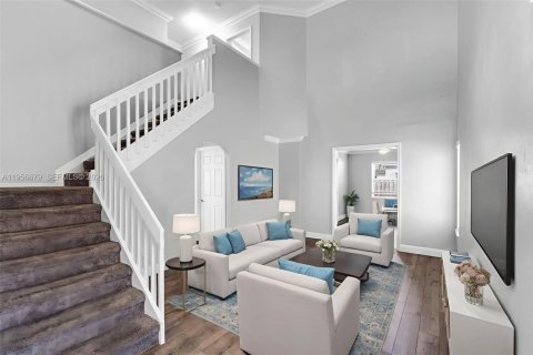 House in Pembroke Pines, Florida 3 bedrooms, 185.25 sq.m. № 2010584 - photo 21