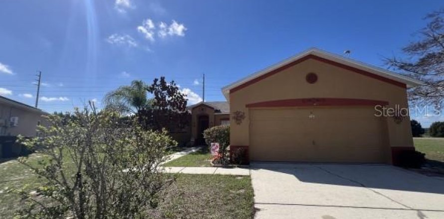 House in Kissimmee, Florida 3 bedrooms, 115.38 sq.m. № 2195495
