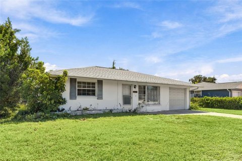 House in Venice, Florida 2 bedrooms, 91.6 sq.m. № 2396293 - photo 3