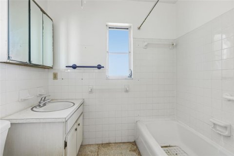 House in Venice, Florida 2 bedrooms, 91.6 sq.m. № 2396293 - photo 16