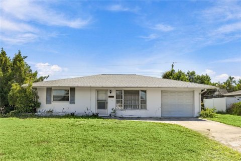 House in Venice, Florida 2 bedrooms, 91.6 sq.m. № 2396293 - photo 2