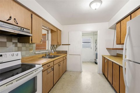 House in Venice, Florida 2 bedrooms, 91.6 sq.m. № 2396293 - photo 11