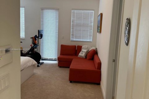 Townhouse in Doral, Florida 3 bedrooms, 173.26 sq.m. № 1857394 - photo 10