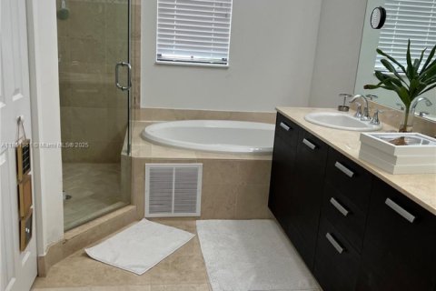 Townhouse in Doral, Florida 3 bedrooms, 173.26 sq.m. № 1857394 - photo 12