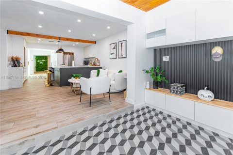 Villa ou maison à vendre à Coral Gables, Floride: 3 chambres, 166.39 m2 № 2031990 - photo 20