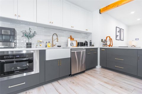 Villa ou maison à vendre à Coral Gables, Floride: 3 chambres, 166.39 m2 № 2031990 - photo 26