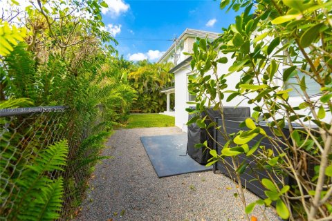 Villa ou maison à vendre à Coral Gables, Floride: 3 chambres, 166.39 m2 № 2031990 - photo 11